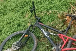 Un concordiense se desplomó y falleció en plena vía pública mientras andaba en bicicleta