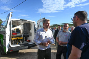 En Ceibas, Frigerio entregó una ambulancia y recorrió obras que se ejecutan en una escuela