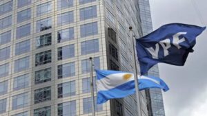 YPF aseguró que cerrará 2026 con ganancias récord y adelantó la fecha en la que se firmará el “Argentina LNG”